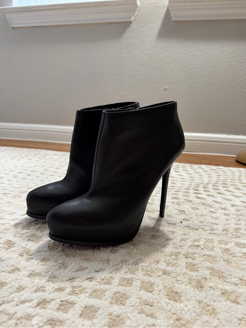 Vintage Aldo Black Women's High-Heel Ankle Boots